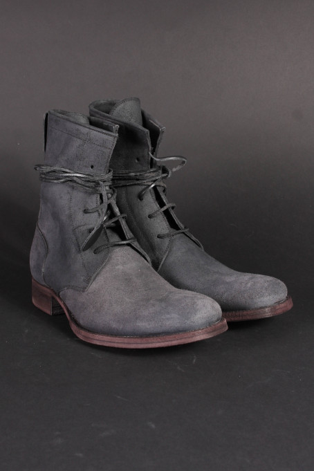 5 hole shoes 38058250